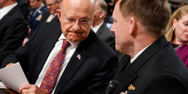 Bild från dagen. Den nationella underrättelsechefen James Clapper och NSA-chefen Michael Rogers. Evan Vucci / TT NYHETSBYRÅN