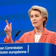 Ursula von der Leyen under en presskonferens tidigare i dag. 