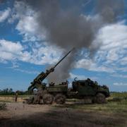 En ukrainsk artilleripjäs av typen Bohdana avfyras i närheten av bachmut 2023. 