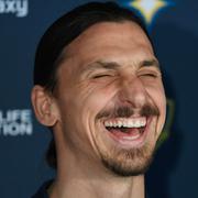 Zlatan på en pressträff i Los Angeles.