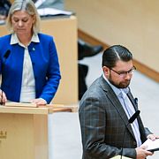 Socialdemokraternas partiledare Magdalena Andersson (S) och Sverigedemokraternas partiledare Jimmie Åkesson (SD).