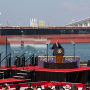 Donald Trump håller tal på fredagen.