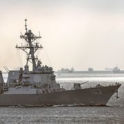 Den amerikanska jagaren USS Truxtun på Bosporen tidigare i år.