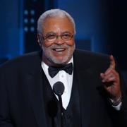 James Earl Jones tar emot ett pris 2017