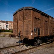 En godsvagn vid förintelsemonumentet i Drancy, utanför Paris.