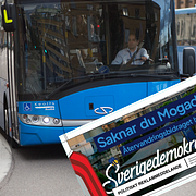 Montage: Västtrafikbuss och den aktuella SD-kampanjstickern.