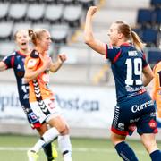 Linköpings Kristine Minde jublar efter sitt 1-0 mål under söndagens match i damallsvenskan mellan Linköpings FC och Kristianstads DFF 