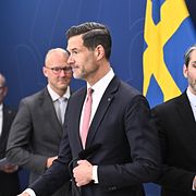 Ingemar Kihlström (KD), Ludvig Aspling (SD),  migrationsminister Johan Forssell (M) och Patrik Karlson (L) under pressträffen. 