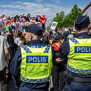 Polisen på plats vid studentfirande i Malmö under fredagen.