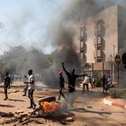 Protester mot president Roch Marc Christian Kabore i november.