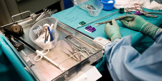 Titthålsoperation av man med prostatacancer. Ingvar Karmhed / SvD / TT / TT NYHETSBYRÅN