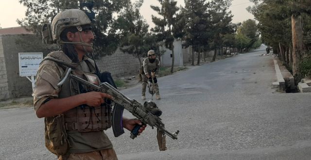 Afghanska styrkor i Lashkar Gah, där det också pågår stridigheter /Arkivbild Abdul khaliq / TT NYHETSBYRÅN