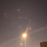 Projektiler som skjuts ner över Doha.