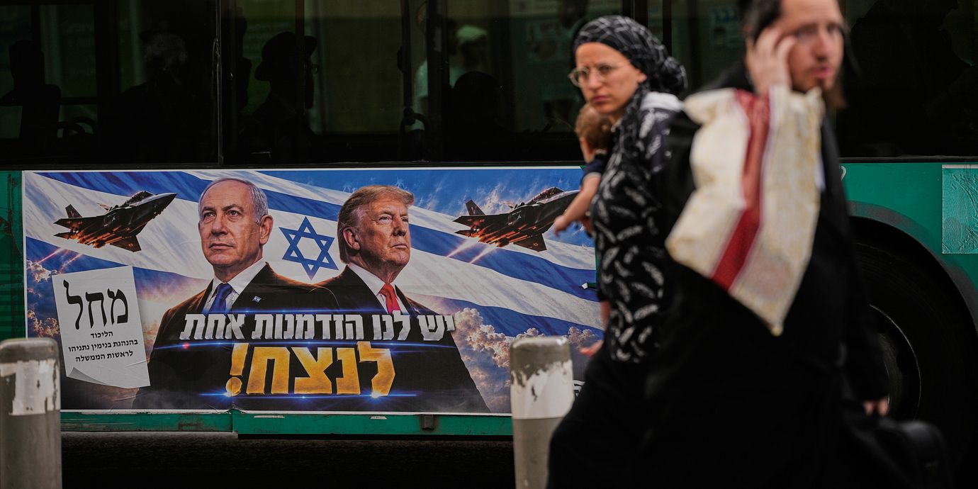 Valaffisch i Jerusalem som förespråkar Benjamin Netanyahus parti Likud. Texten lyder: ”Vi har en chans att vinna”.