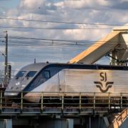 Ett SJ-tåg i Stockholm.