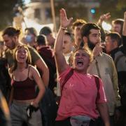 Demonstranter kräver Mazóns avgång, 2024.