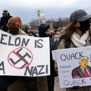 Demonstration mot Donald Trump och Elon Musk i Washington. 5 februari.