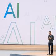 Alphanets vd Sundar Pichai på ett Google-event i maj.