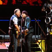 Bruce Springsteen och gitarristen Steven Van Zandt på torsdagens spelning.