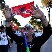 Demonstrationerna mot hotellbygget kallas ”Flamingoprotesterna” eftersom bygget ligger vid en flamingolagun. Bilden är tagen tidigare i juli.