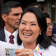 Kandidaterna Roberto Sánchez och Keiko Fujimori.