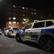 Poliser vid brottsplatsen