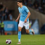 Malmö FF:s Dennis Hadzikadunic under måndagens fotbollsmatch mellan Malmö FF och IF Elfsborg på Eleda Stadion