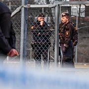Polisavspärrning i Huddinge södra om Stockholm efter en skjutning i mars.