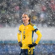 Asllani under matchen.