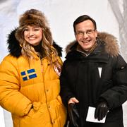 Energi- och näringsminister Ebba Busch (KD), statsminister Ulf Kristersson (M) i samband med ett gruppfototillfälle tillsammans med svenska ministrar och EU-kommisionärer på Ishotellet Jukkasjärvi.