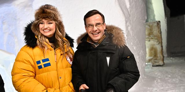 Energi- och näringsminister Ebba Busch (KD), statsminister Ulf Kristersson (M) i samband med ett gruppfototillfälle tillsammans med svenska ministrar och EU-kommisionärer på Ishotellet Jukkasjärvi. Jonas Ekströmer/TT