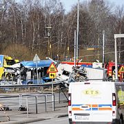En gasbuss har krockat med ett tåg vid Lillhagen på Hisingen i Göteborg.