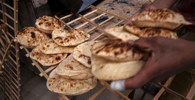 Skenande matpriser har bland annat gjort bröd mycket dyrare i Afrika.  Nariman El-Mofty / AP