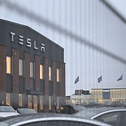 Strejkvakt utanför Tesla i Segeltorp.