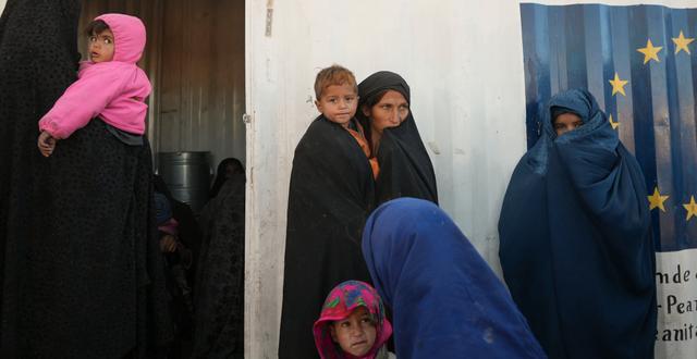 Afghanska kvinnor vid en hjälporganisations klinik nära Herat, Afghanistan, 16 december 2021. Mstyslav Chernov / AP