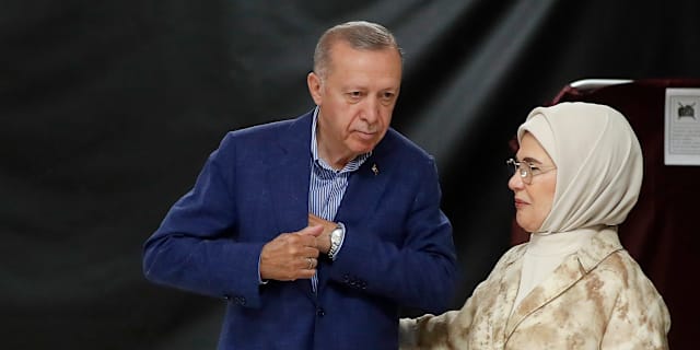 President Recep Tayyip Erdogan med frun Emine. Murad Sezer / AP