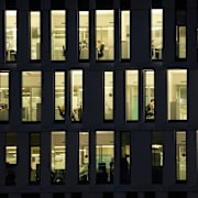 Konflikter på kontoret kan dränera en arbetsplats på energi.