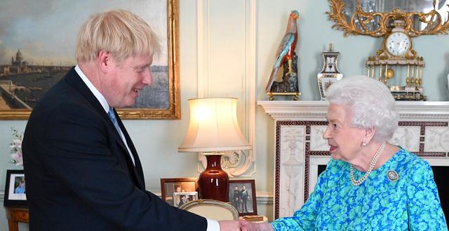 Boris Johnson och drottning Elizabeth. Victoria Jones / TT NYHETSBYRÅN