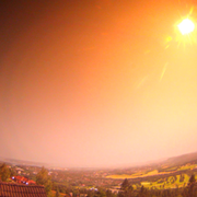 TT har publicerat bilder från meteoren som är tagna av den norska stiftelsen Norsk Meteornettverk.