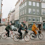 Cyklister i Köpenhamn. Illustrationsbild.