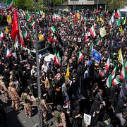 Regimtrogna demonstranter i Irans huvudstad Teheran.