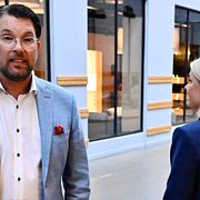 
Sverigedemokraternas partiledare Jimmie Åkesson (SD) och Socialdemokraternas partiledare Magdalena Andersson (S) när de möttes i SVT-huset.