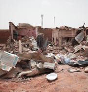 Sönderskjutet hus i Khartum. Marwan Ali / AP