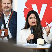 Vänsterpartiets partiledare Nooshi Dadgostar (V).