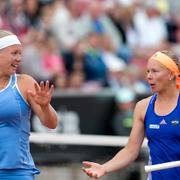 Johanna Larsson och Kiki Bertens. Arkivbild från 2015.