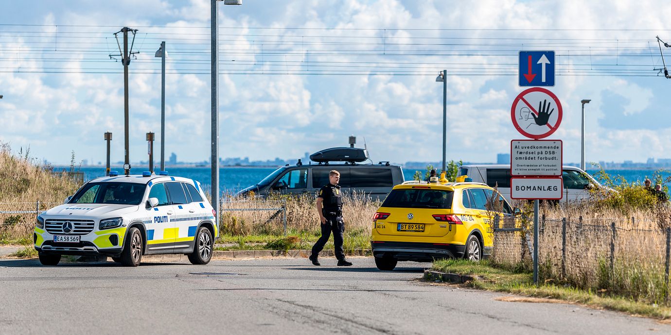 Dansk polis och säkerhetspolisen PET vid Köpenhamns flygplats i september 2025, efter att drönare flugit över området.