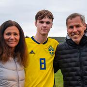 Hammarbys Williot Swedberg med föräldrarna Malin Swedberg och Hans Eskilsson.