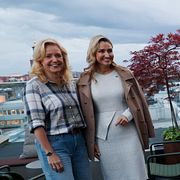 Centerpartiets partiledare Elisabeth Thand Ringqvist och Kristdemokraternas partiledare Ebba Busch efter debatten.
