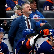 Patrick Roy i Islanders bås tidigare under säsongen.