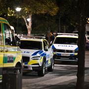 Polis och ambulans på plats efter att två personer har skjutits i Sundbyberg norr om Stockholm.